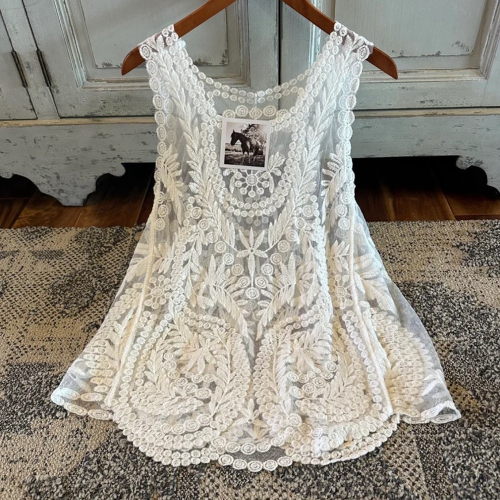 New White Eyelet Lace Tank Top Sleeveless Blouse Layering Boho - Picture 3 of 10